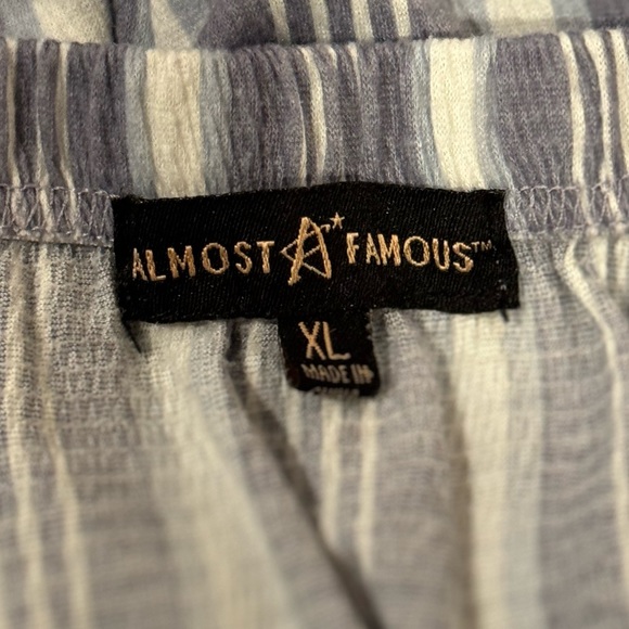 Almost Famous Blue/White Off the Shoulder Crop Top - Picture 4 of 6